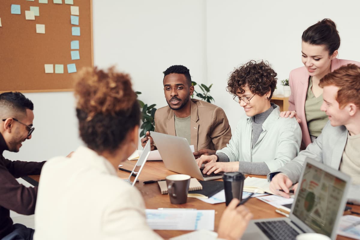 Claude Partner Hub: 40K Firms, $1T Enterprise AI Race